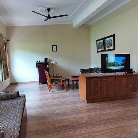 Bel-La Monde Hotel "Riverside" - Jim Corbett Garjia Kültér fotó