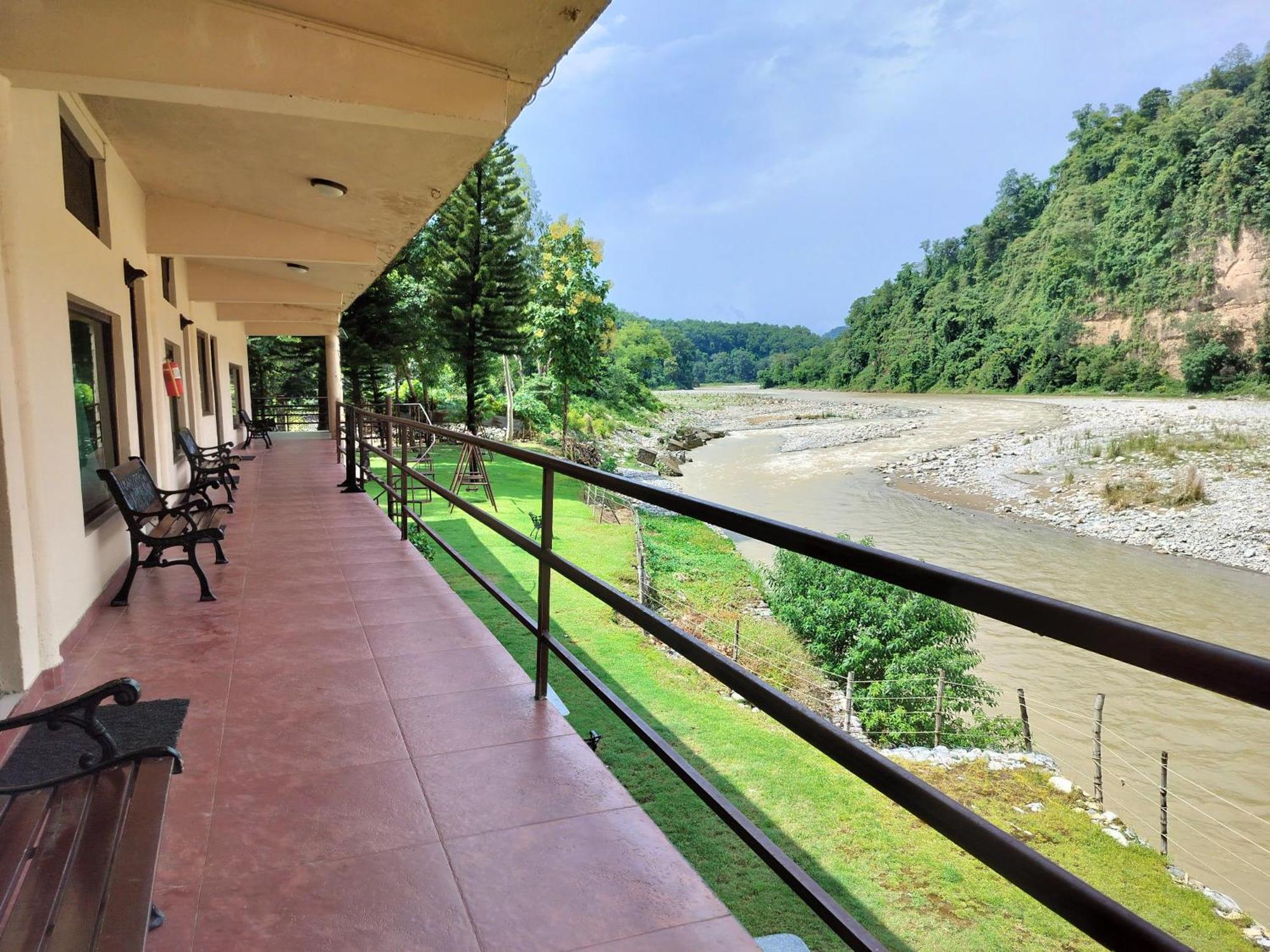 Bel-La Monde Hotel "Riverside" - Jim Corbett Garjia Kültér fotó