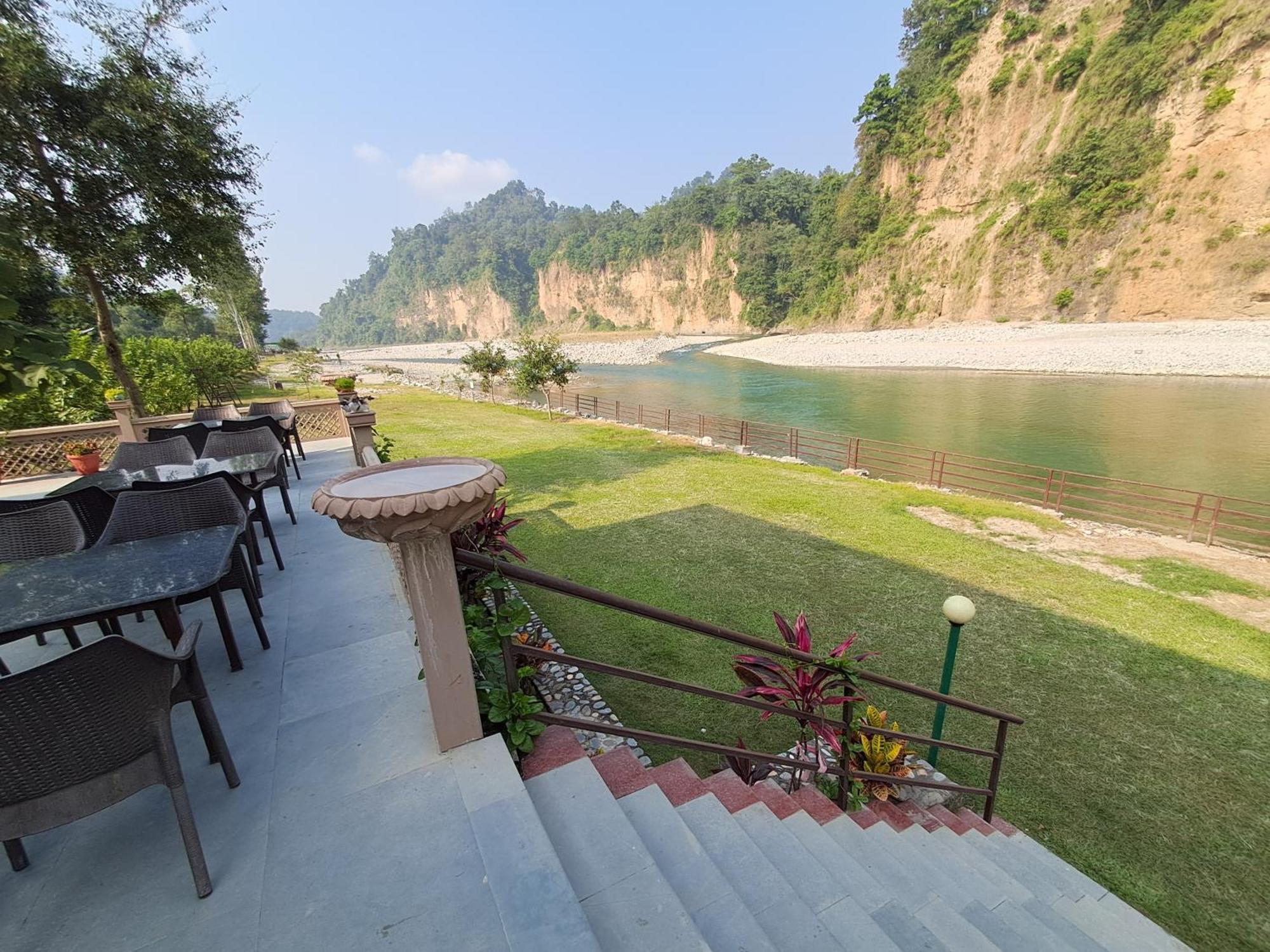 Bel-La Monde Hotel "Riverside" - Jim Corbett Garjia Kültér fotó