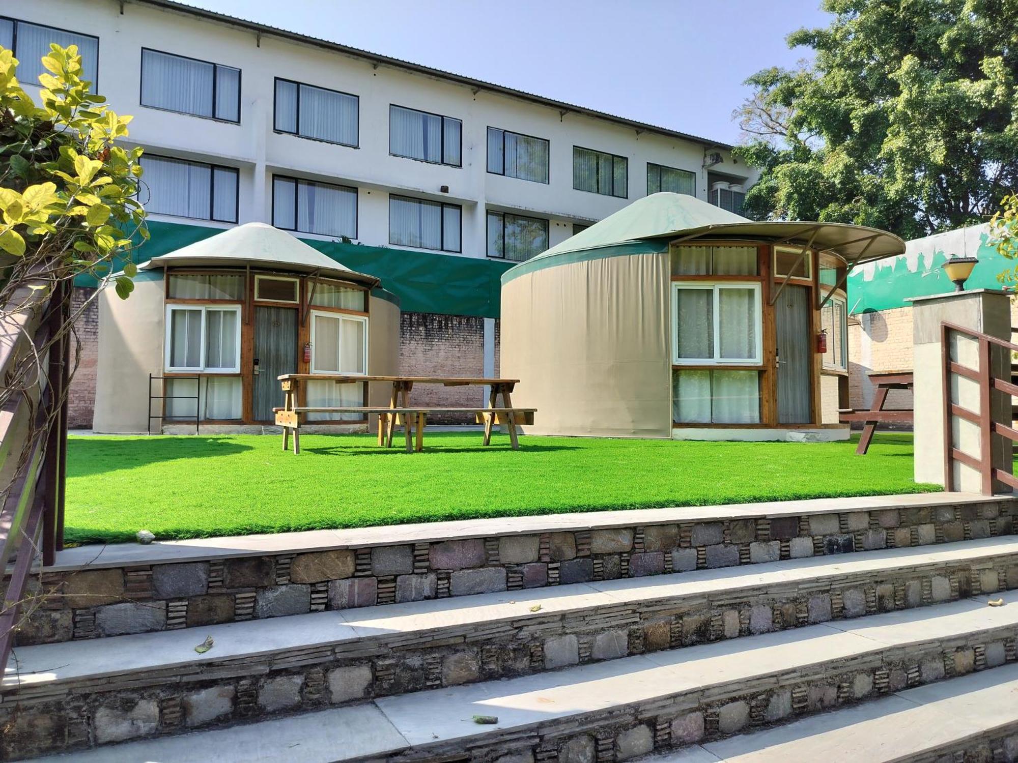 Bel-La Monde Hotel "Riverside" - Jim Corbett Garjia Kültér fotó